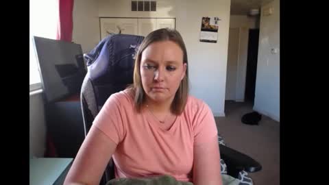 Snapshot of softerpeaches chatting on November 2025 07:30:01 PM Rose online show from November 2025 07:30:01 PM