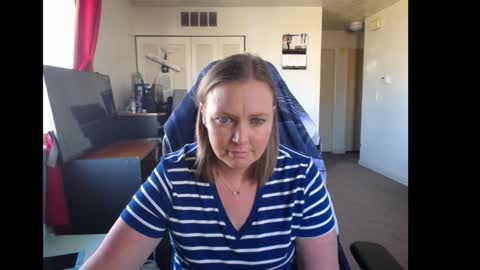 Snapshot of softerpeaches chatting on December 2025 08:58:02 PM Rose online show from December 2025 08:58:02 PM