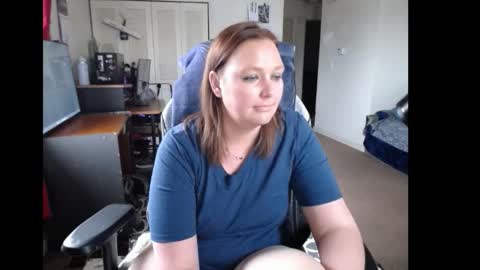 Snapshot of softerpeaches chatting on March 2026 08:48:01 PM Rose online show from March 2026 08:48:01 PM