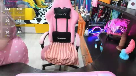 Sofie online show from November 2025 02:21:01 AM