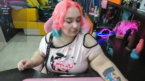 Sofie online show from December 2025 01:11:01 AM