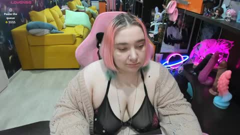 Sofie online show from May 2026 02:51:02 AM