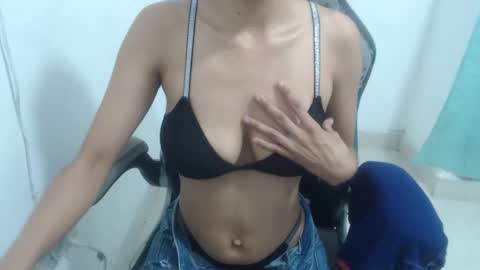 Sol lucia online show from November 2025 12:04:01 PM