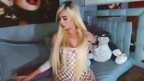 Snapshot of solange_koi chatting on January 2025 12:06:02 AM instagram evalunavelez1. online show from January 2025 12:06:02 AM