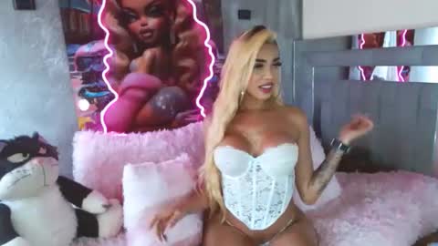 Snapshot of solange_koi chatting on January 2025 07:55:01 PM instagram evalunavelez1. online show from January 2025 07:55:01 PM