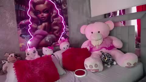 Snapshot of solange_koi chatting on October 2025 06:48:01 PM instagram evalunavelez1. online show from October 2025 06:48:01 PM