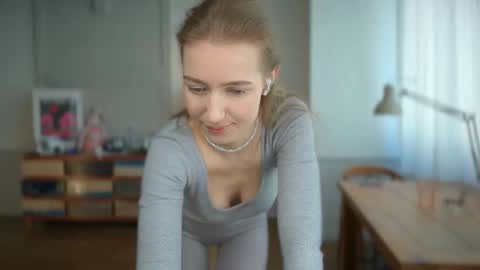 Bella online show from February 2025 11:06:02 AM