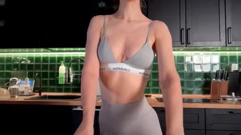 Bella online show from January 2026 04:07:02 AM