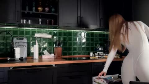 Bella online show from February 2026 04:30:02 AM