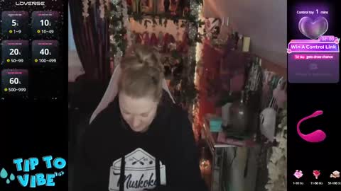 solesticia online show from February 2025 10:21:02 PM