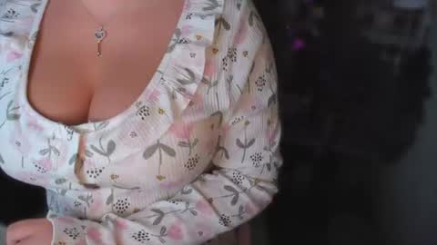 Gaby Solis online show from July 2026 06:01:02 PM