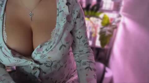 Gaby Solis online show from July 2026 07:00:02 PM