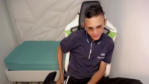 ESTEBAN online show from May 2026 05:01:02 AM