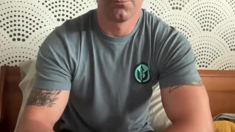 Some guy00 online show from November 2025 06:03:02 PM