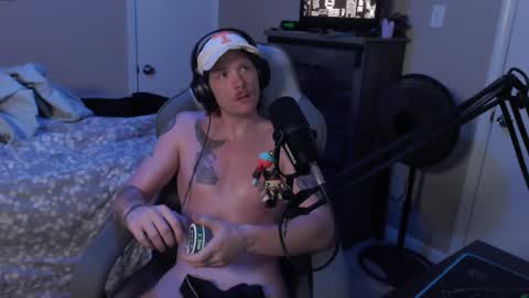 Snapshot of somethinqfunny chatting on December 2024 03:47:02 AM Lover Boi online show from December 2024 03:47:02 AM