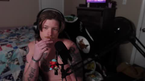 Snapshot of somethinqfunny chatting on February 2025 04:44:01 AM Lover Boi online show from February 2025 04:44:01 AM