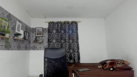 son_hades online show from December 2025 08:05:02 PM