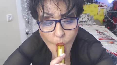 Snapshot of sondrariddle chatting on January 2025 03:43:01 AM sondrariddle online show from January 2025 03:43:01 AM