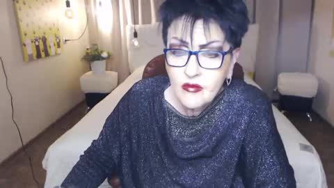 sondrariddle online show from May 2026 06:49:01 PM