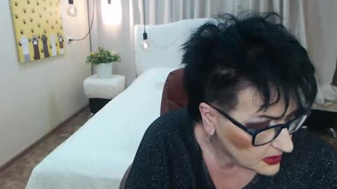 sondrariddle online show from May 2026 07:09:01 PM