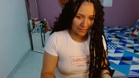 sonialatin69 online show from December 2024 04:54:01 PM