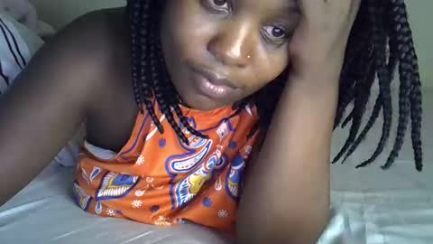 sonnia02 online show from December 2025 11:02:01 PM