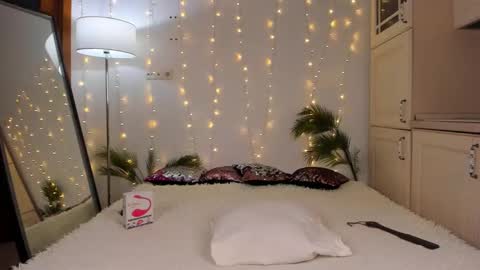 Snapshot of sonya_baby chatting on December 2024 12:52:01 PM SONIA online show from December 2024 12:52:01 PM