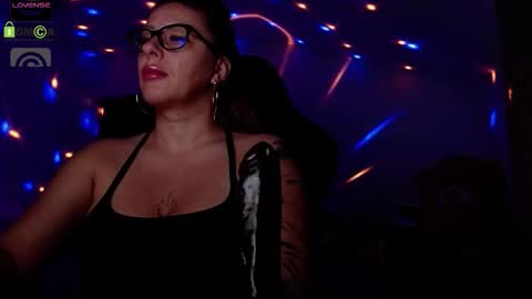 Snapshot of sonyadevon chatting on October 2025 04:00:02 AM Sonia online show from October 2025 04:00:02 AM