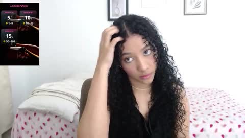 Snapshot of sophi_baby chatting on September 2025 07:10:02 AM Sophi baby online show from September 2025 07:10:02 AM