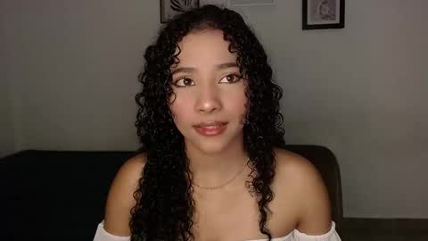 Snapshot of sophi_baby chatting on November 2025 04:22:01 AM Sophi baby online show from November 2025 04:22:01 AM