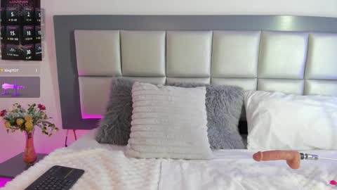 sophi Leone online show from February 2026 09:10:02 PM