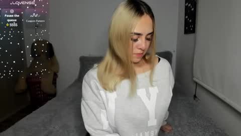 Snapshot of sophi_moreno chatting on March 2025 02:06:02 AM Sofi online show from March 2025 02:06:02 AM