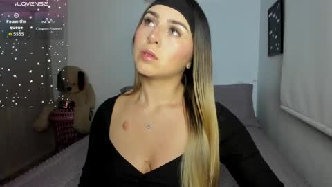 Snapshot of sophi_moreno chatting on May 2026 02:40:01 AM Sofi online show from May 2026 02:40:01 AM