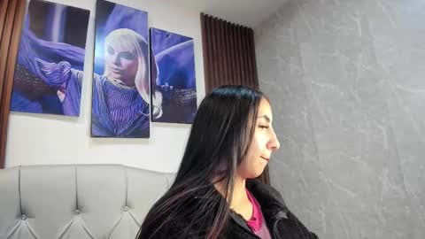 Sophi Thaylorr online show from October 2025 01:31:02 PM