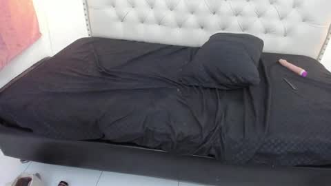 Snapshot of sophia__beauty chatting on October 2025 02:04:01 PM sophia__beauty online show from October 2025 02:04:01 PM