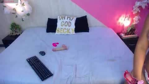 sophia_brunette21 online show from November 2025 01:03:01 PM