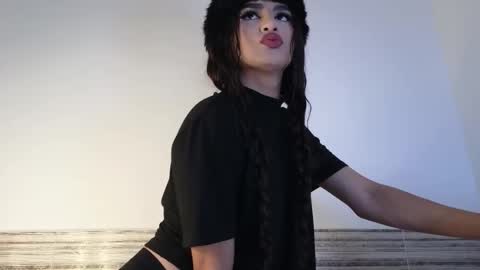 Snapshot of sophia_cambpell chatting on December 2025 09:32:01 PM Sophia online show from December 2025 09:32:01 PM