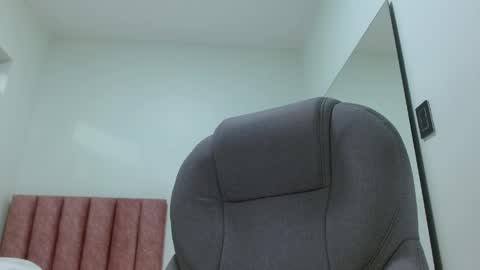 Sophia  online show from May 2026 08:39:01 PM
