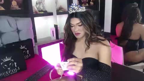 sophia_hott01 online show from October 2025 12:04:02 PM