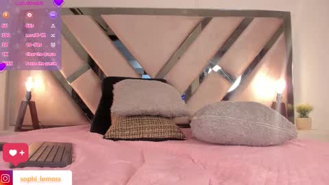 Sofia  online show from February 2026 01:32:02 PM