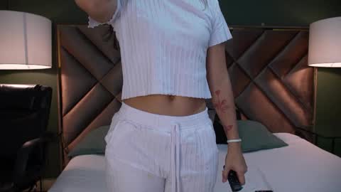 Sofia online show from April 2026 08:39:01 PM