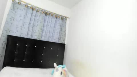 sophia_moons_ online show from May 2026 11:15:02 AM
