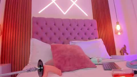 sophia_turneer online show from May 2026 08:55:02 AM
