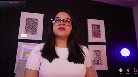 Snapshot of sophia_wilsonn_ chatting on March 2026 10:40:02 AM Sofi online show from March 2026 10:40:02 AM