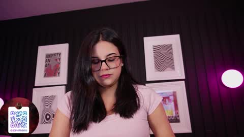 Snapshot of sophia_wilsonn_ chatting on April 2026 10:35:02 AM Sofi online show from April 2026 10:35:02 AM