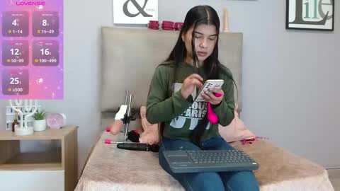 Snapshot of sophiabedford chatting on December 2025 01:51:02 PM Sophia Bedford online show from December 2025 01:51:02 PM