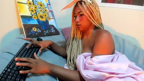 Sophie online show from May 2026 08:19:02 AM