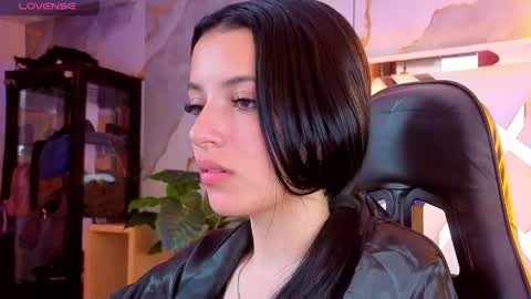 sophiadoll_tf online show from June 2026 01:00:02 PM