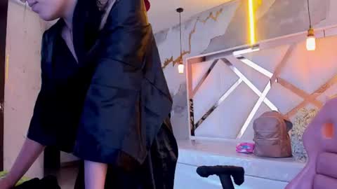 sophiadoll_tf online show from July 2026 06:20:01 PM