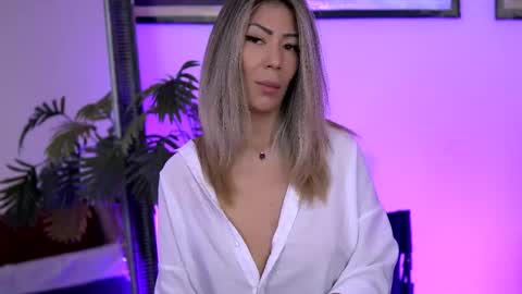 Sophie online show from May 2026 01:35:01 AM
